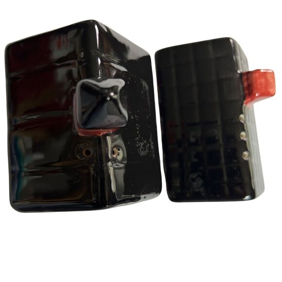 Old Fashion Ceramic Schoolhouse & Cottage Salt and Pepper Shaker Set Country - Picture 5 of 10